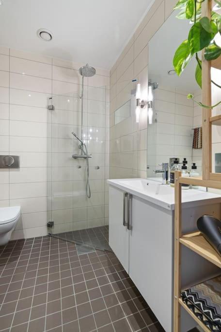 Modern 2Bed Room Sea View Apartment @ Oslo Barcode Экстерьер фото