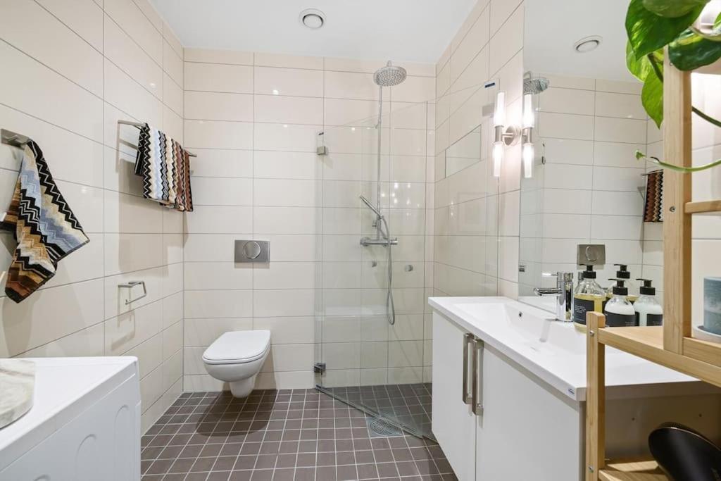 Modern 2Bed Room Sea View Apartment @ Oslo Barcode Экстерьер фото