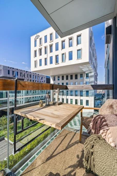 Modern 2Bed Room Sea View Apartment @ Oslo Barcode Экстерьер фото